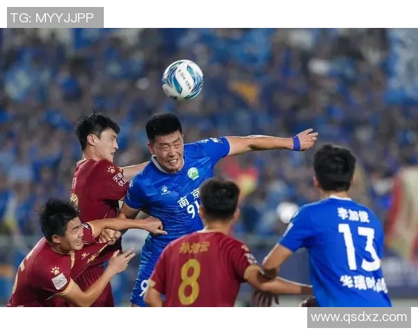 南京足球队在城市联赛中以91分高居榜首展现强劲实力 南京足球队在城市联赛中以91分高居榜首展现强劲实力